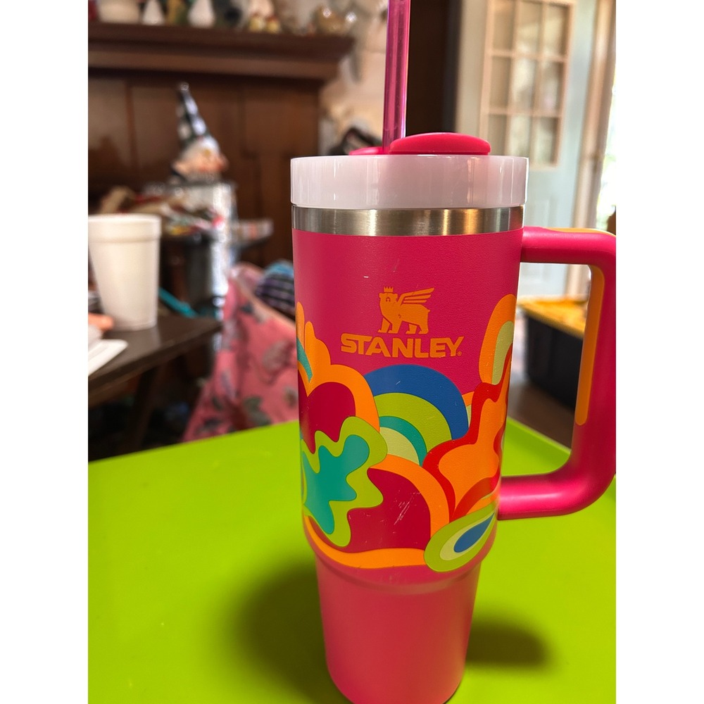Stanley 30oz Quencher H2.0 FlowState Tumbler Electric Pink Psychedelic Graphic - Picture 4 of 6